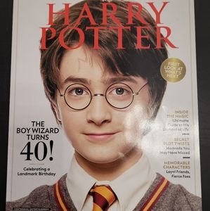 Harry Potter Magazine - Centennial Presents Anniversary Spotlight